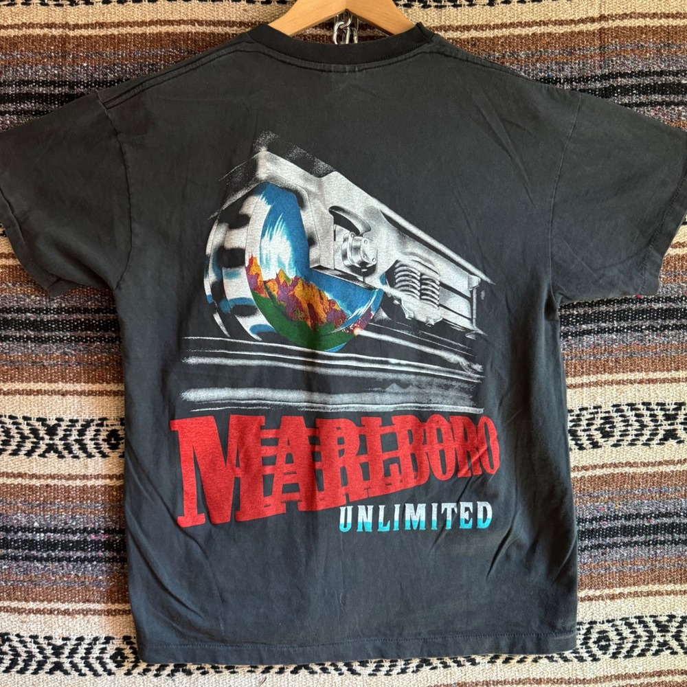 Marlboro Train Shirt XL Black Unlimited Adventure Team 90s Pocket Graphic Tee